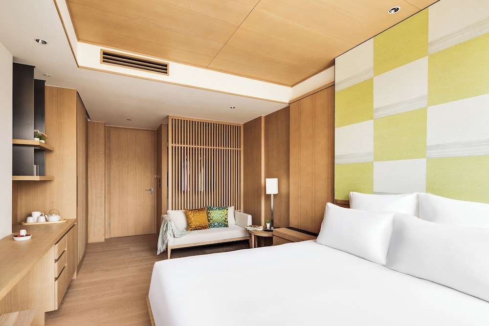 aki hong kong mgallery