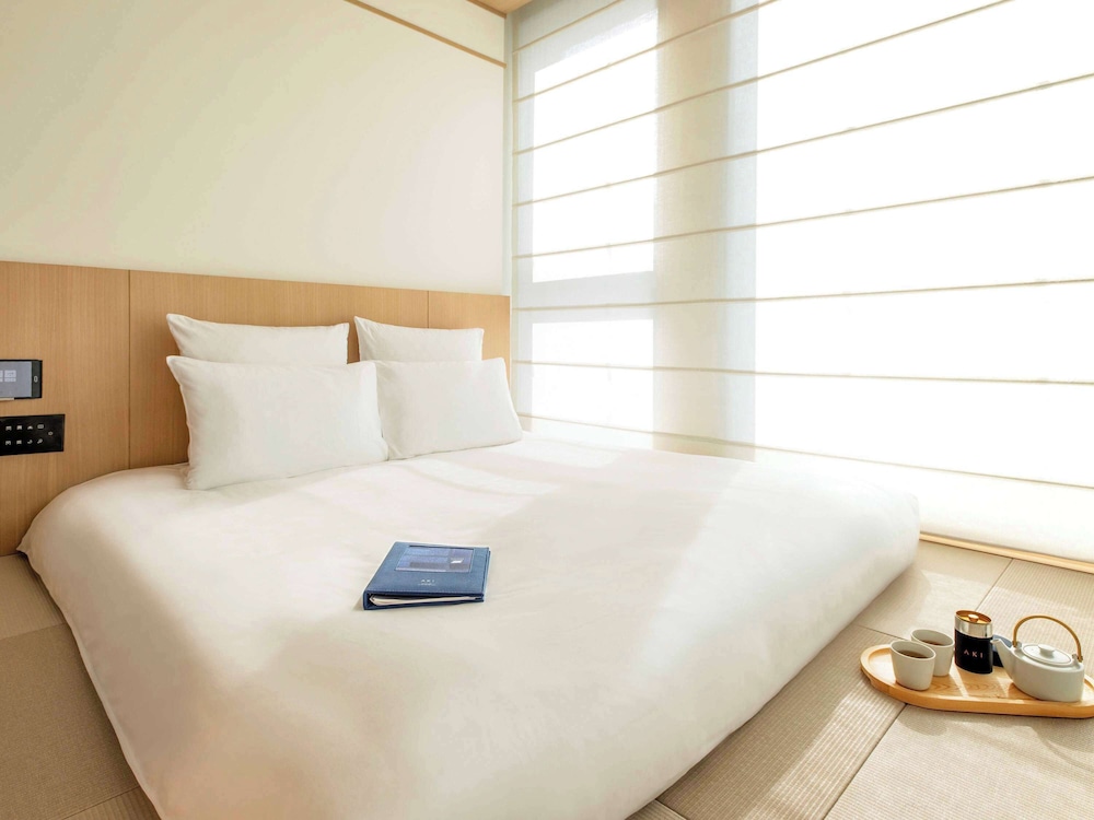 aki hong kong mgallery