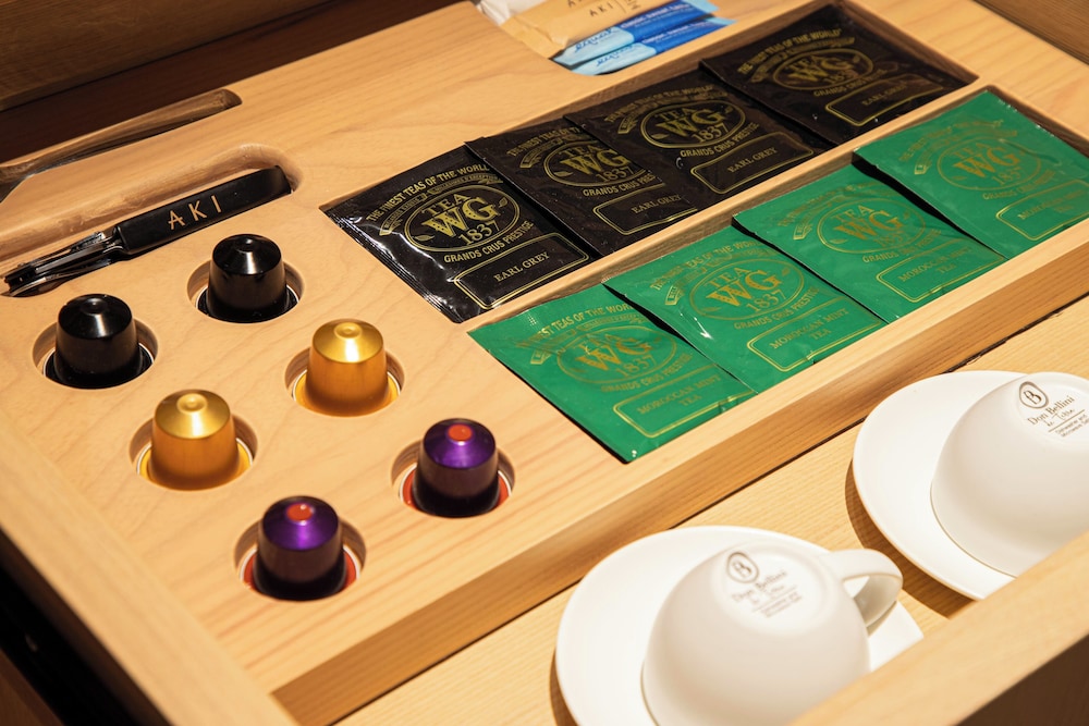 aki hong kong mgallery