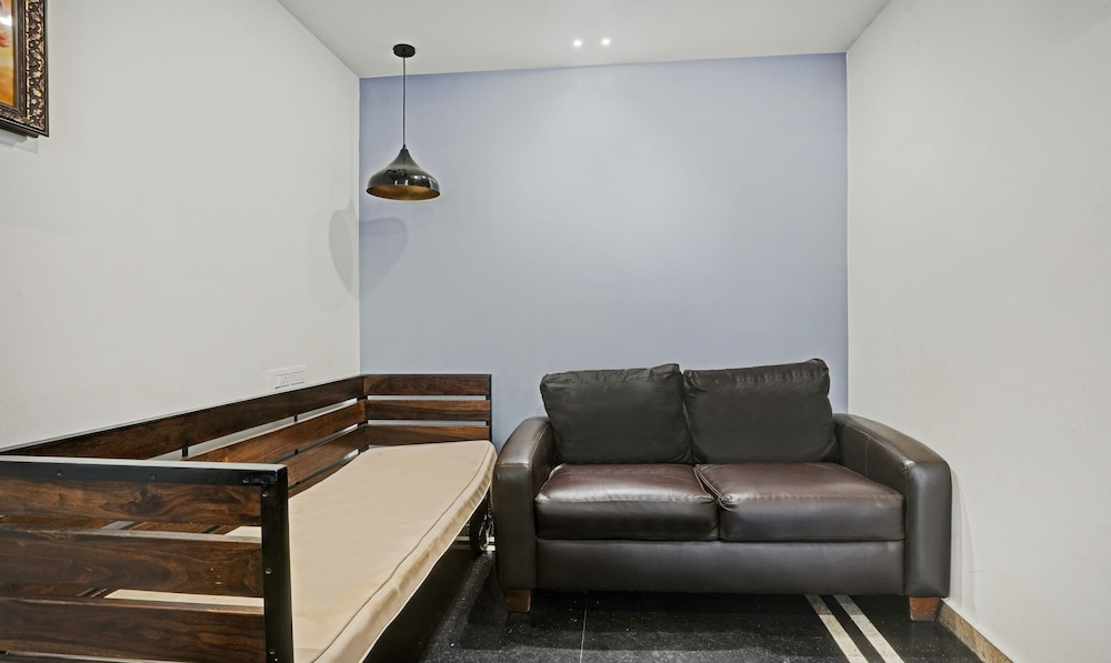 itsy by treebo purple suites