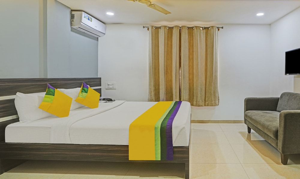 itsy by treebo purple suites