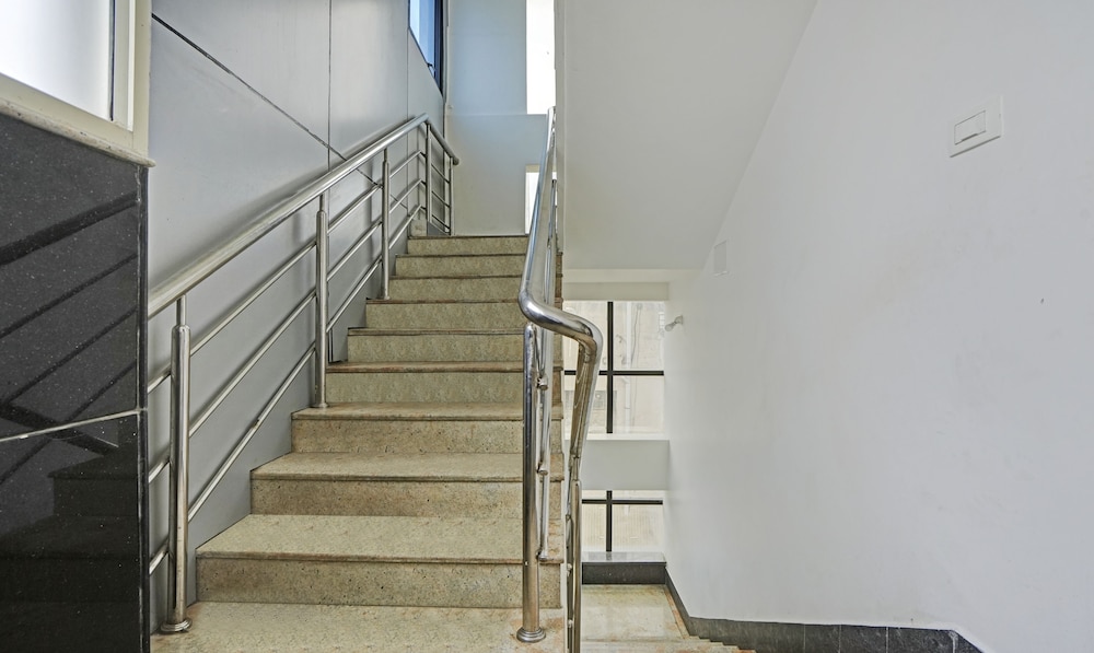 itsy by treebo purple suites