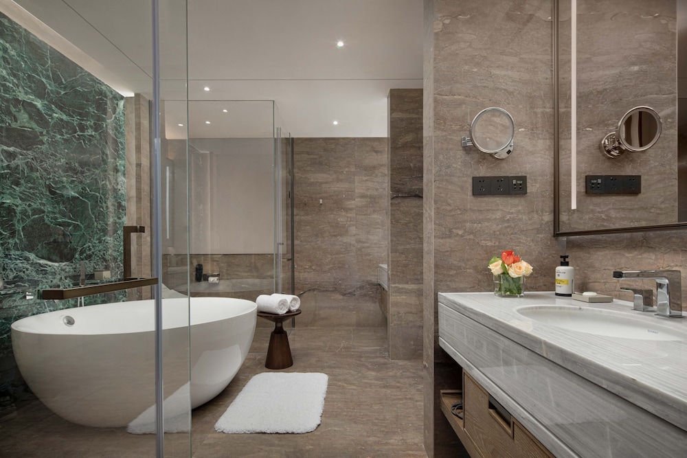 pullman huaian falcon hotel