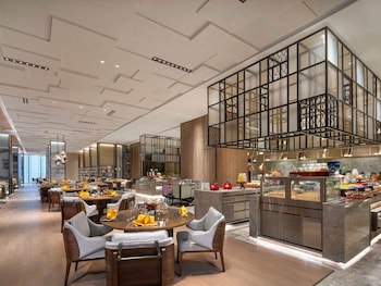 pullman huaian falcon hotel