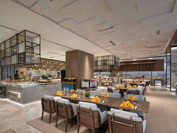 pullman huaian falcon hotel