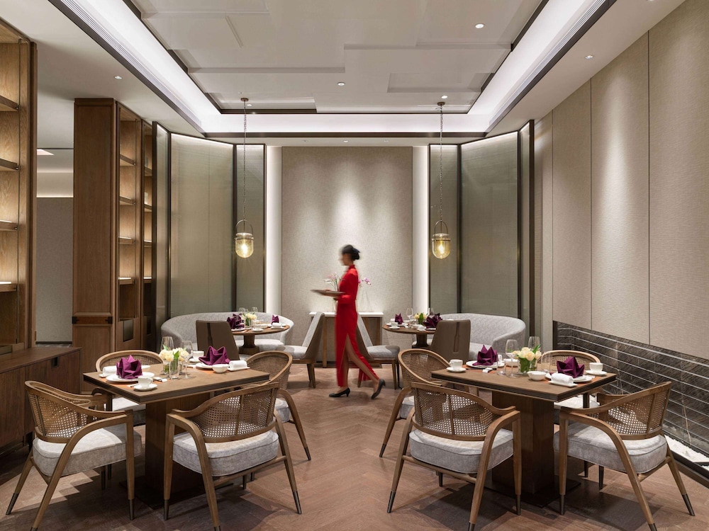 pullman huaian falcon hotel