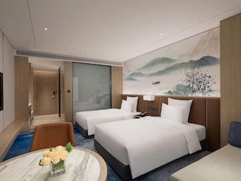 pullman huaian falcon hotel