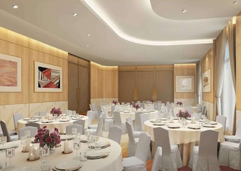 embassy suites by hilton doha old town