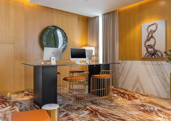 embassy suites by hilton doha old town