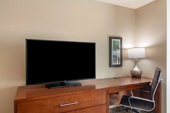 comfort inn and suites