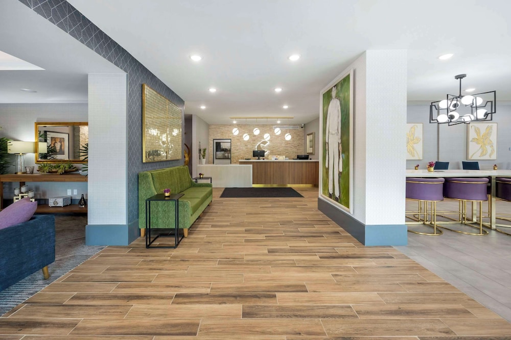 comfort inn and suites