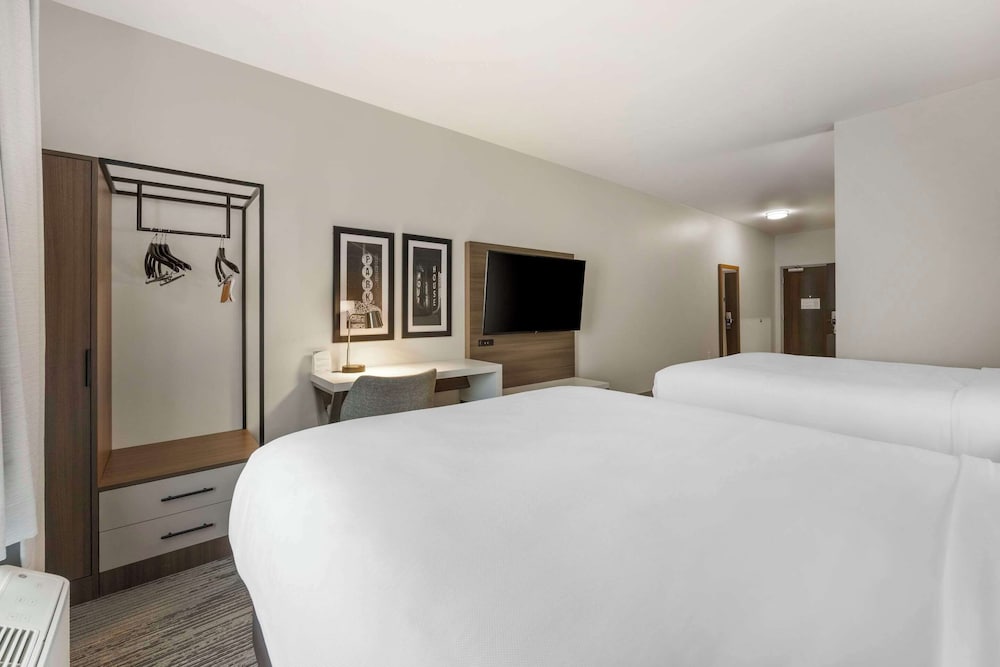 comfort inn and suites