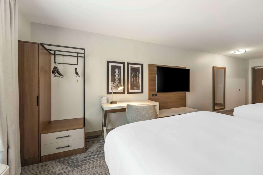 comfort inn and suites