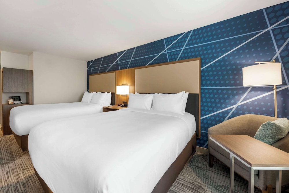 comfort inn and suites