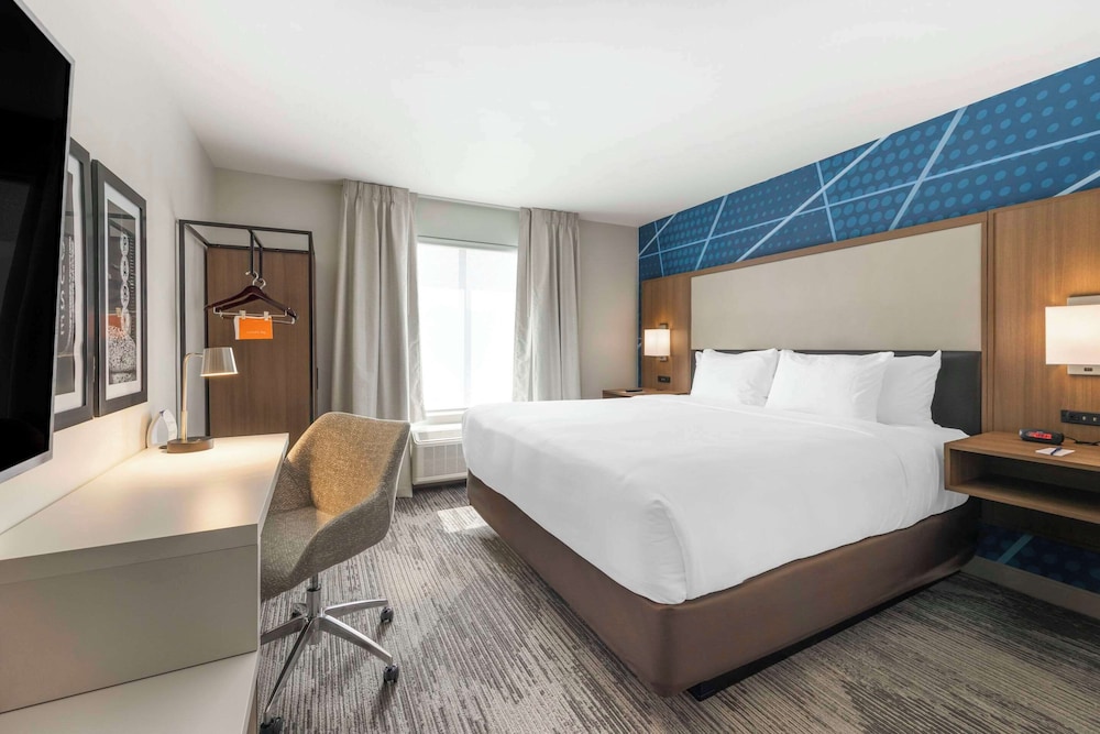 comfort inn and suites