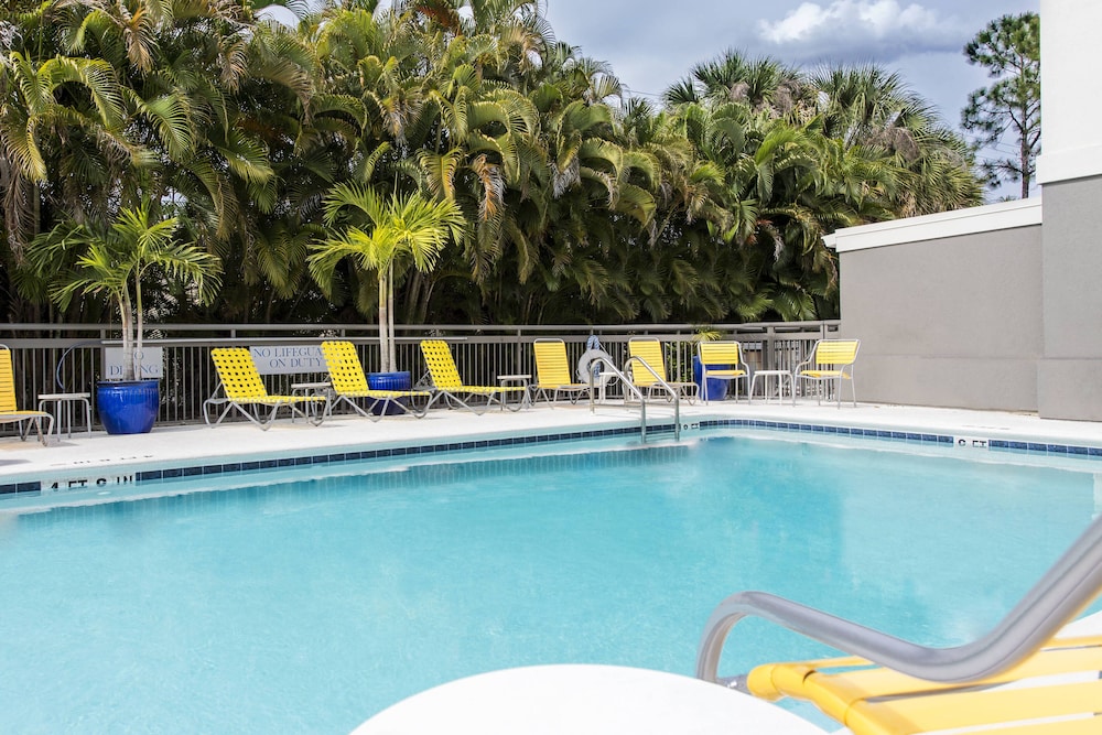 fairfield inn and suites by marriott ft myers cape coral