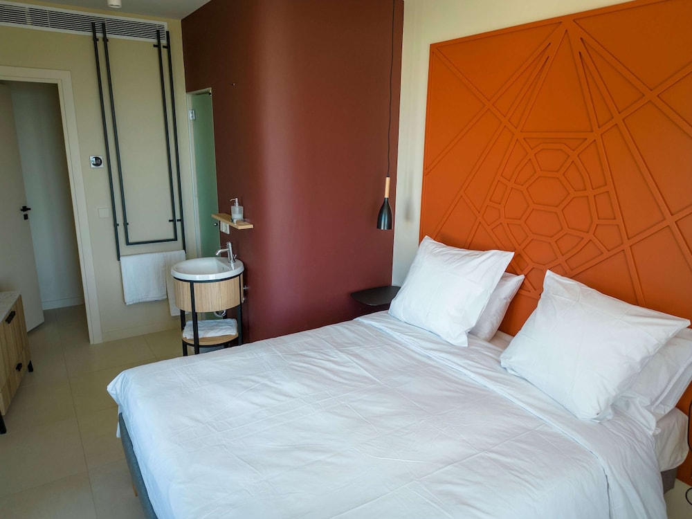 ibis styles mayotte aeroport