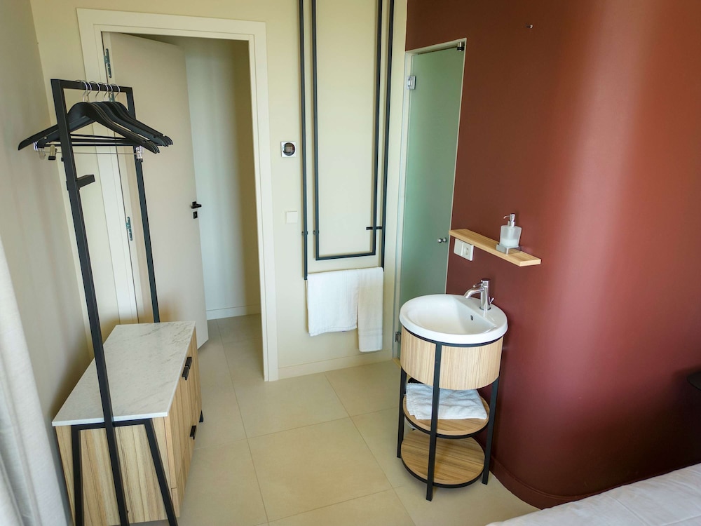 ibis styles mayotte aeroport