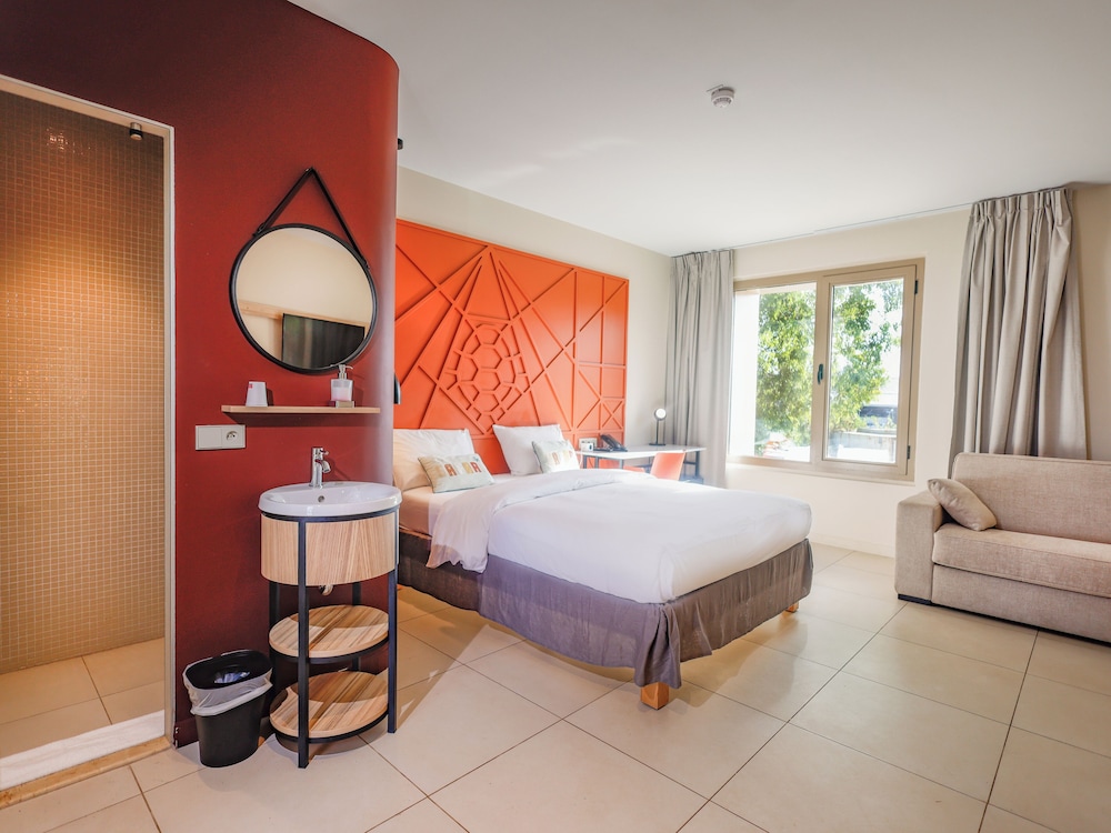 ibis styles mayotte aeroport