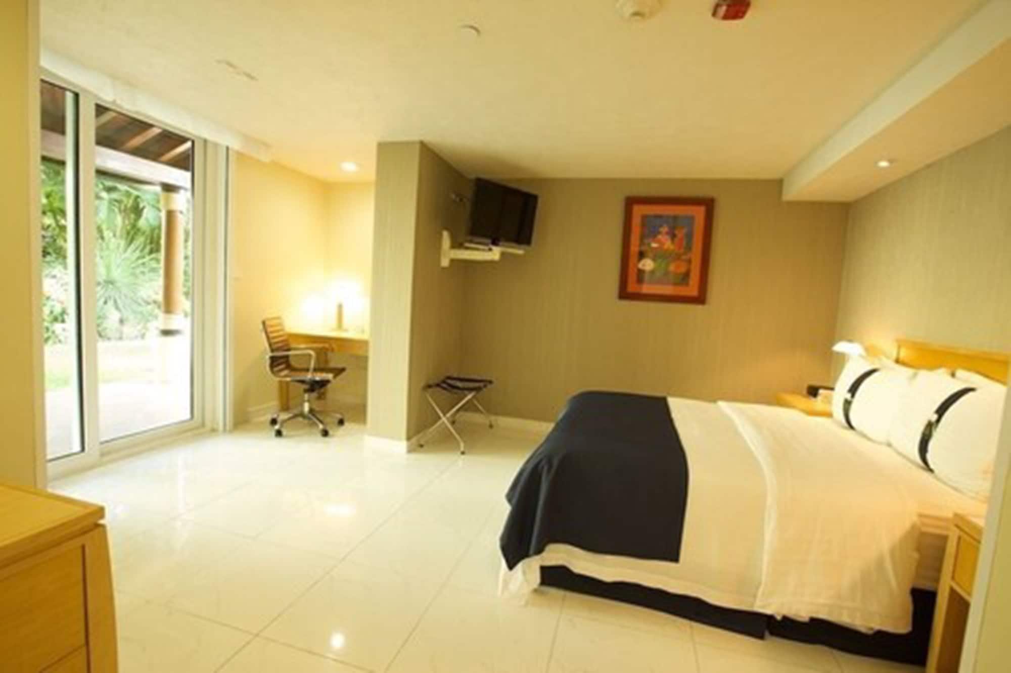 holiday inn cuernavaca by ihg