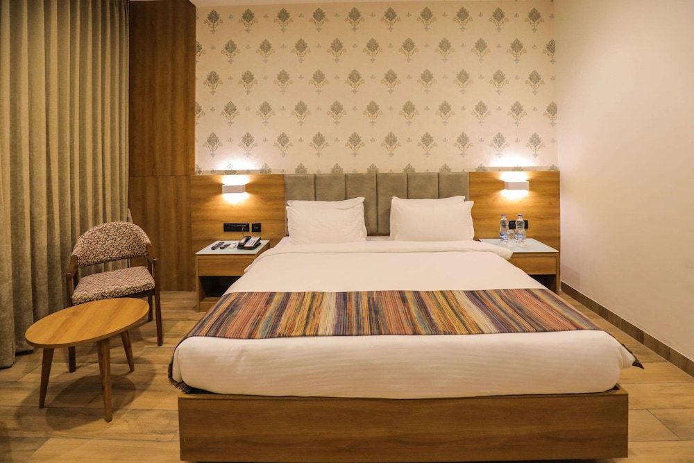 comfort resort morbi