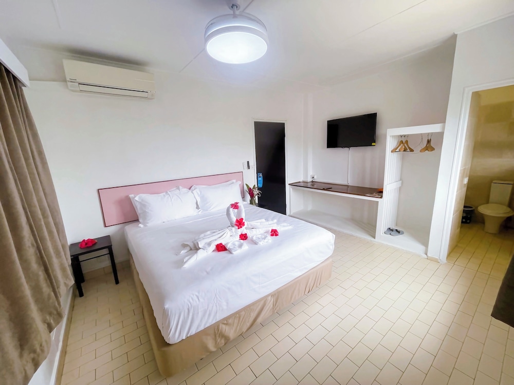 coconut palms resort