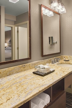sheraton suites akron cuyahoga falls