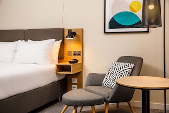 holiday inn manchester airport