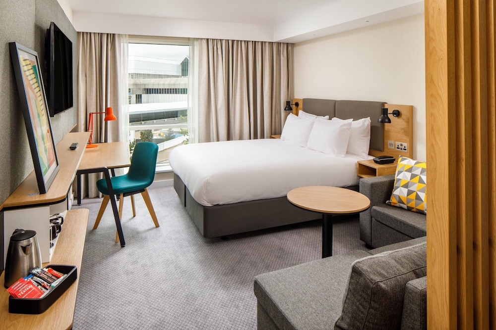 holiday inn manchester airport