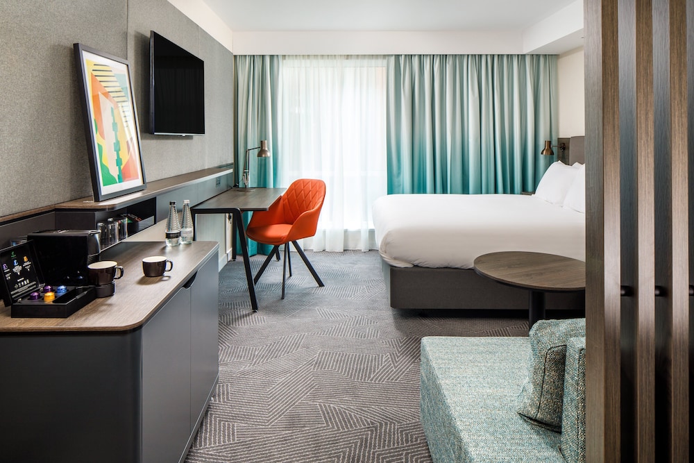 holiday inn manchester airport