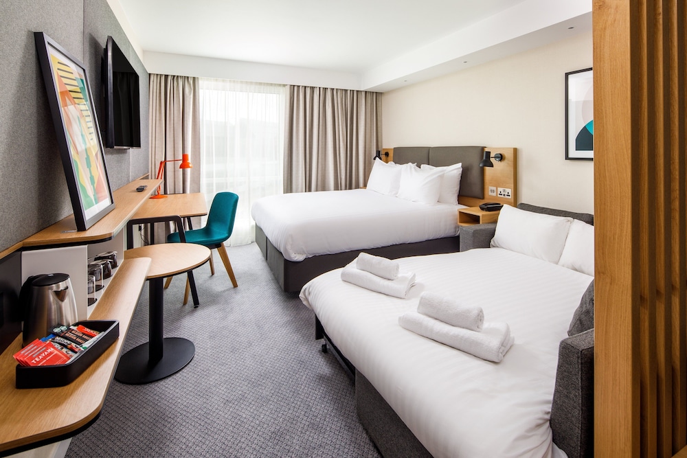 holiday inn manchester airport