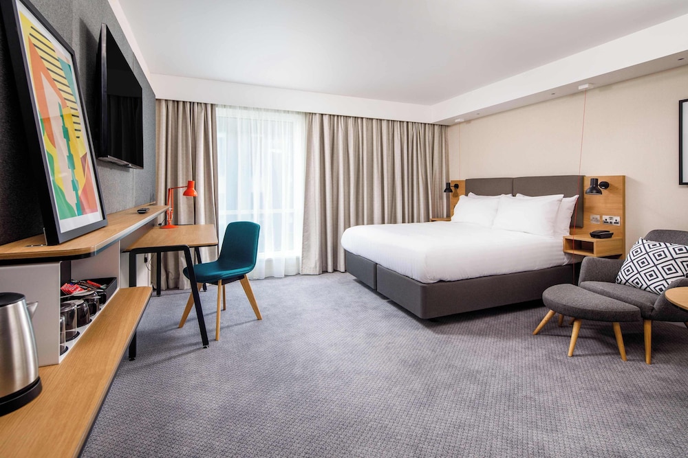 holiday inn manchester airport