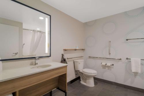 tru by hilton wilson