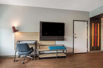 tru by hilton wilson