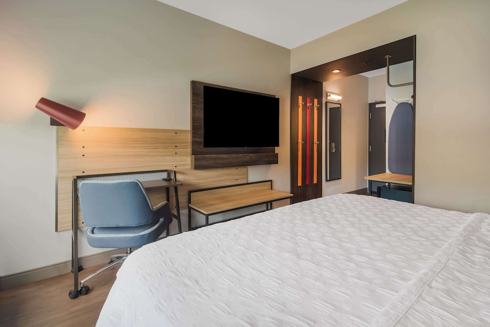 tru by hilton wilson