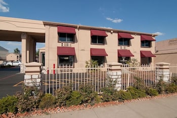 days inn by wyndham market center dallas love field