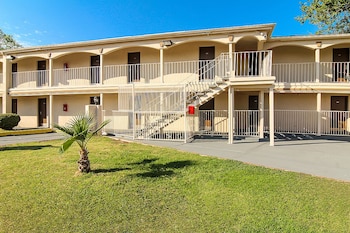 days inn by wyndham market center dallas love field