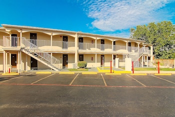 days inn by wyndham market center dallas love field