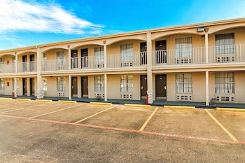 days inn by wyndham market center dallas love field