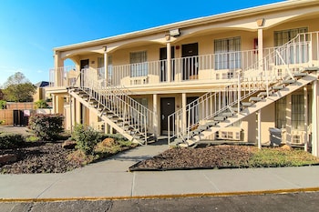 days inn by wyndham market center dallas love field