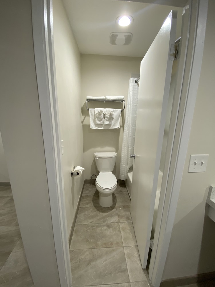 super 8 by wyndham bakersfield ca