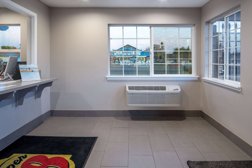 super 8 by wyndham bakersfield ca