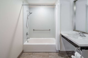 super 8 by wyndham bakersfield ca