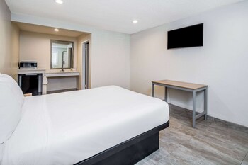 super 8 by wyndham bakersfield ca