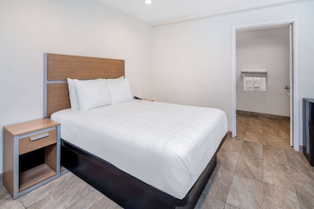 super 8 by wyndham bakersfield ca