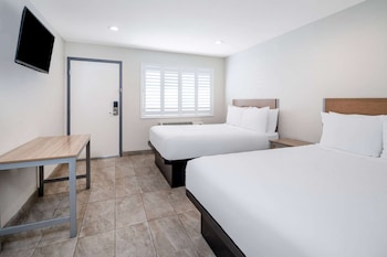 super 8 by wyndham bakersfield ca