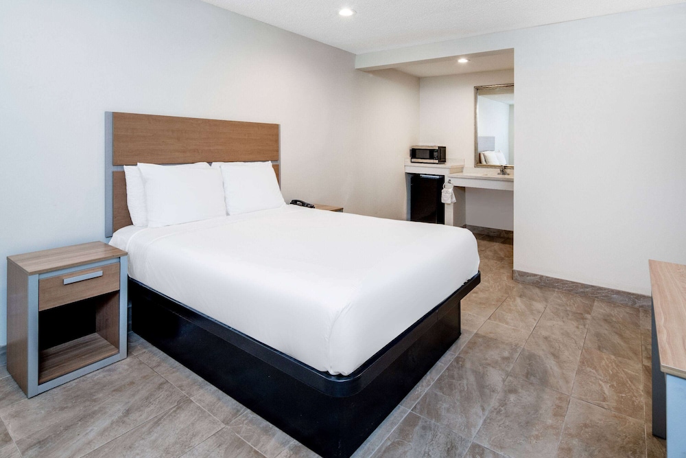 super 8 by wyndham bakersfield ca