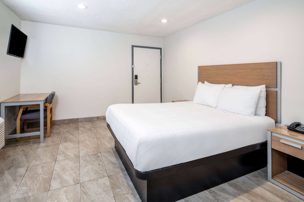 super 8 by wyndham bakersfield ca