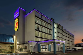 super 8 by wyndham laredo