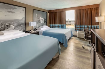 super 8 by wyndham laredo